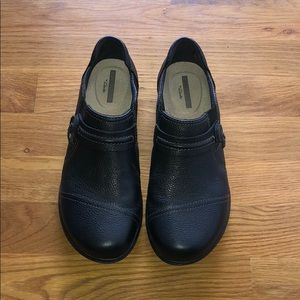 Soft Cushion Clarks Size 7